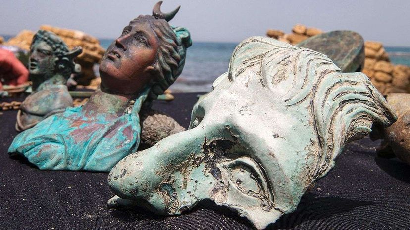 Roman-Era Sunken Treasure Unearthed by Divers Near Israel