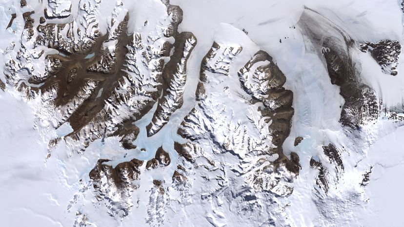 Researchers Discover Air-Breathing Microbes in Antarctica’s Dry Valleys