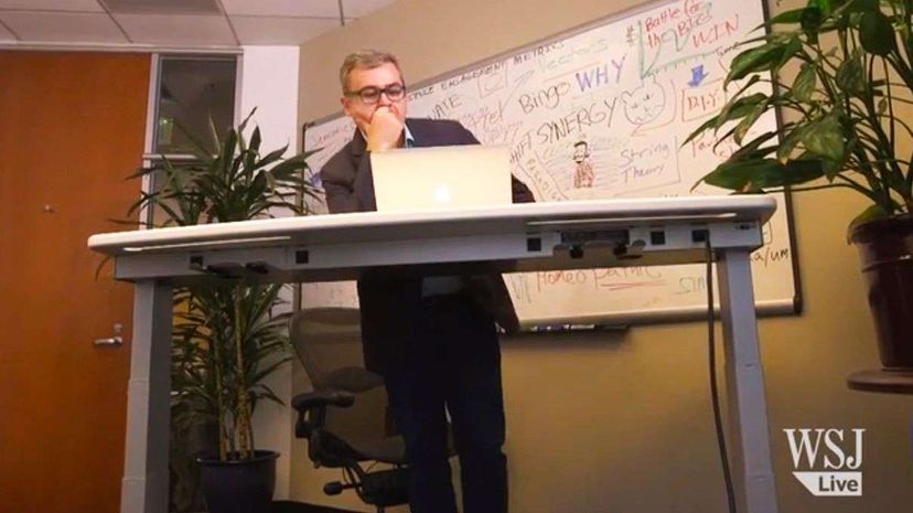 Smart Standing Desk That Tracks and Adjusts Your Posture