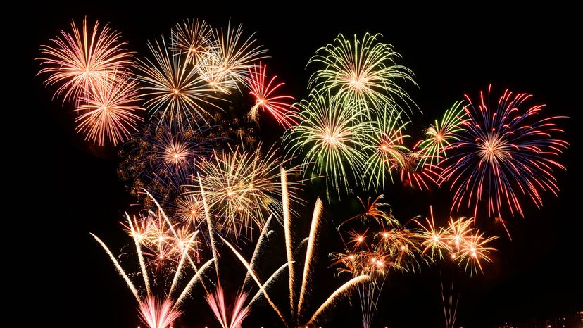 How Fireworks Produce Precise Shapes: The Science Behind Spectacular Displays