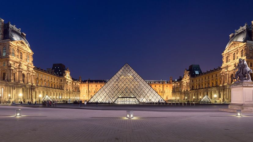 7 Stunning Details About the Louvre Pyramid