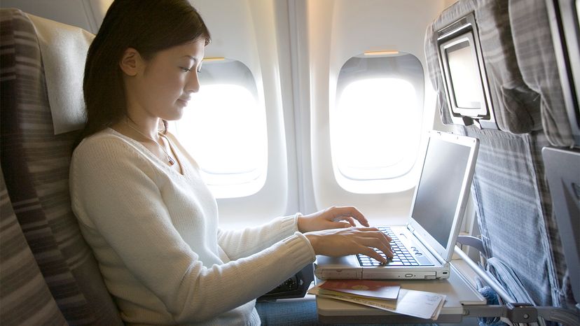 How In-Flight WiFi and Live TV Stay Connected During Flight