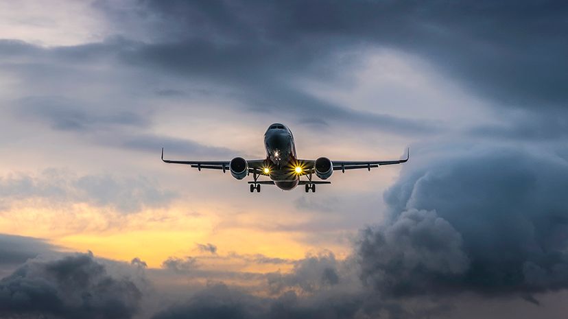 How Do Airline Pilots Forecast Turbulence Before It Happens?