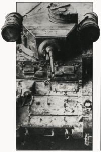 M‑3 Stuart  Honey  Light Tank – Enhanced Range with Extra Fuel Tanks