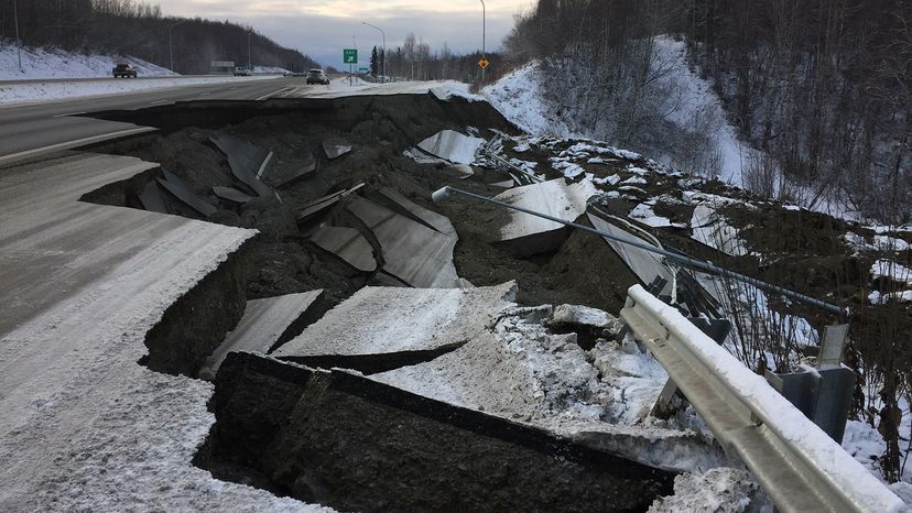 Anchorage s 7.0 Earthquake: Alaskan Infrastructure Holds Strong
