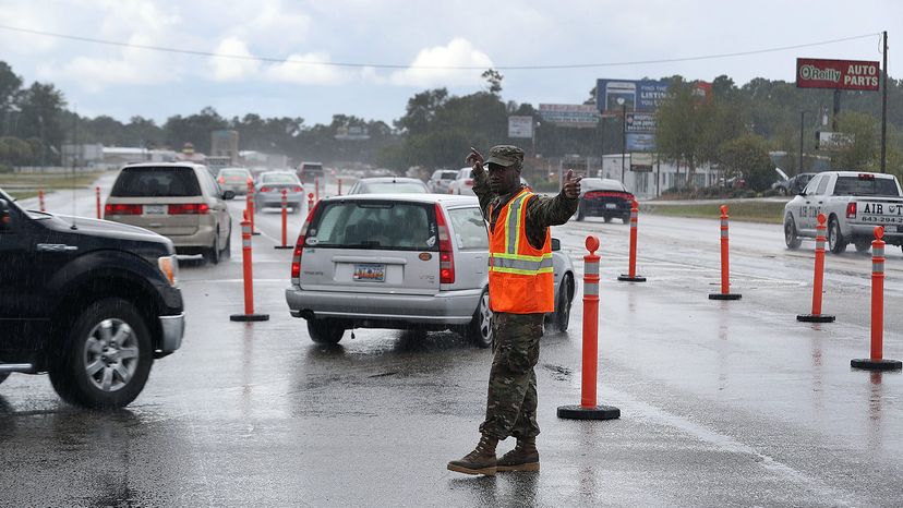 Coastline Evacuation Logistics: U.S. Ensures Safe, Efficient Departures Before Hurricanes