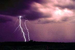 How to Calculate Lightning Strike Distance by Timing Thunder