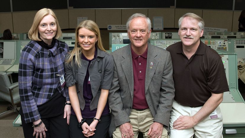 Family s 30+ Year Tradition of Sending Flowers to NASA for Every Manned Mission