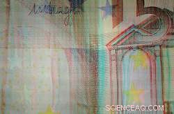 Quantum Currency Vulnerabilities: How Counterfeiting Threats Emerge