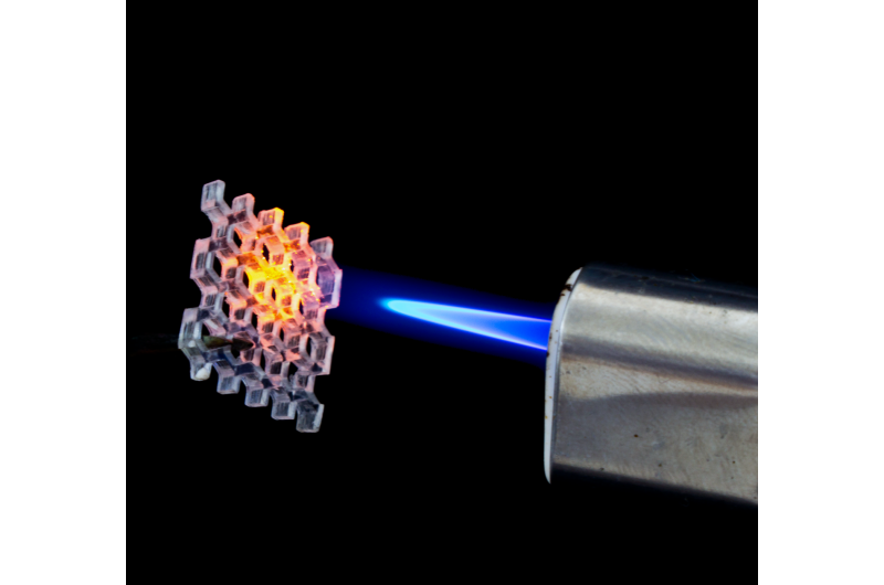 Revolutionizing Glass: 3D Printing Pure Glass Objects at Karlsruhe Institute