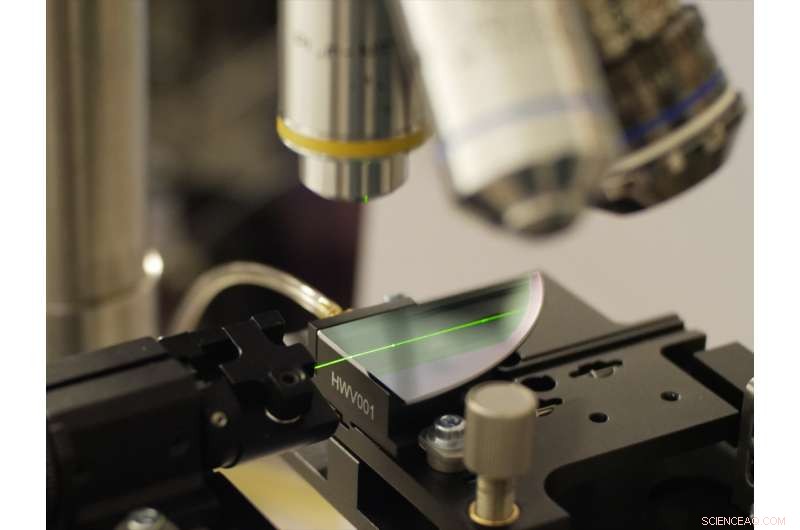 Chip-Based Nanoscopy: Achieving HD-Quality Microscopy