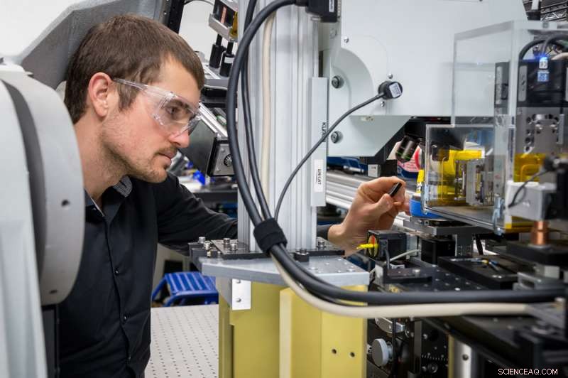 Groundbreaking 3‑D X‑Ray Technique Reveals Internal Deformations in Materials