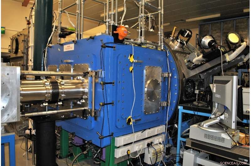 World s Highest-Gain High-Power Laser Amplifier Unveiled