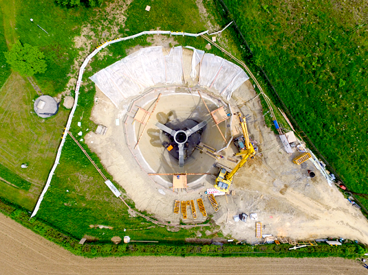 Running Light Around a Tetrahedron: Counter-Propagating Beam Dynamics