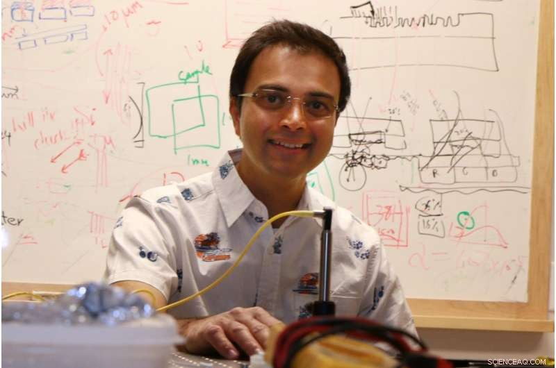 New Bright, Full-Color Holograms Visible in Low Light