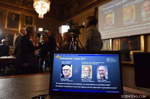 Nobel Laureates Celebrate Each Other’s Achievements, Highlighting Collaborative Spirit