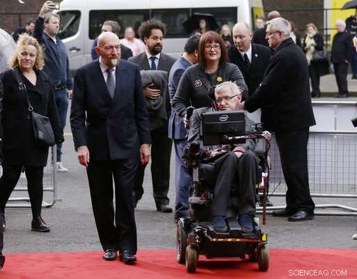 Nobel Laureates Celebrate Each Other’s Achievements, Highlighting Collaborative Spirit