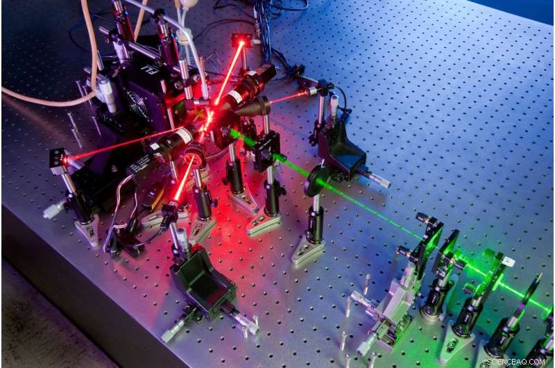 Scientists Capture Free-Flowing Aerosol Particles with Holographic Laser Imaging