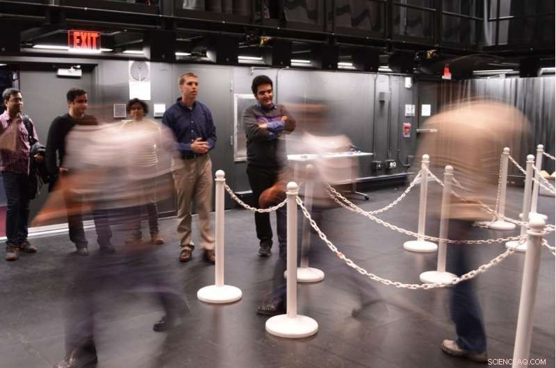 Why You Should Keep a Safe Following Distance: New Study Debunks Tailgating at Traffic Lights