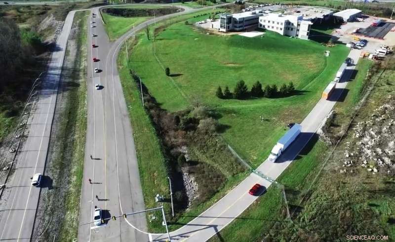 Why You Should Keep a Safe Following Distance: New Study Debunks Tailgating at Traffic Lights