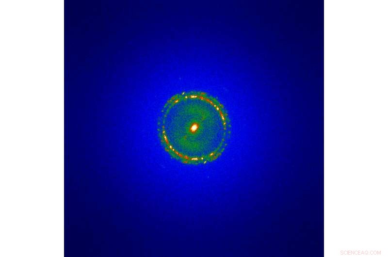 Capturing Water Vapor Inside an Electron Microscope: A Breakthrough Technique