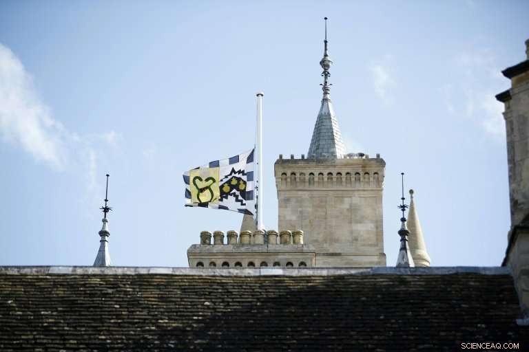 Cambridge University College Mourns Stephen Hawking: Tribute and Remembrance