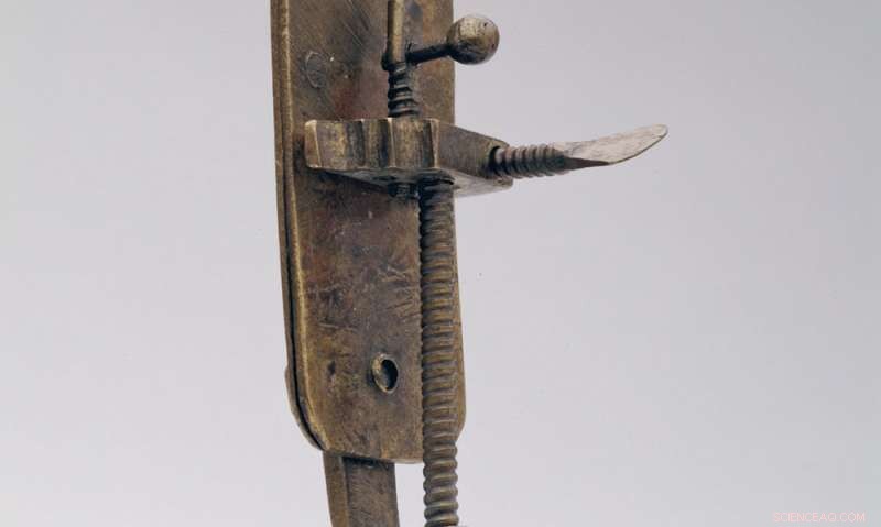 New Study Resolves 350-Year Mystery of Leeuwenhoek’s Superior Microscope