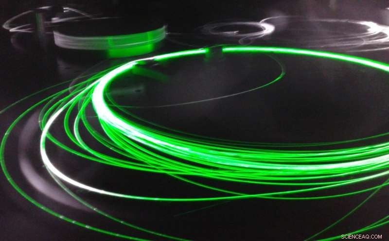 Revolutionary Bench‑Top Fiber Laser Enhances Infrared Imaging for Early Cancer Detection