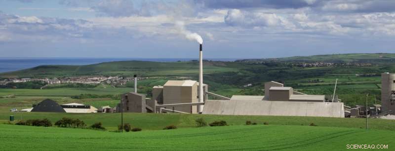 Revolutionary Nuclear Reactor Monitor to Advance Neutrino Physics