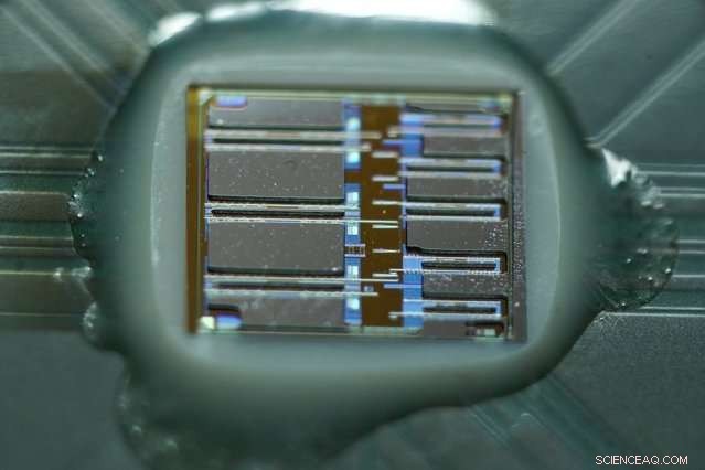 Ayar Labs Brings Photonic Communication to Silicon Chips