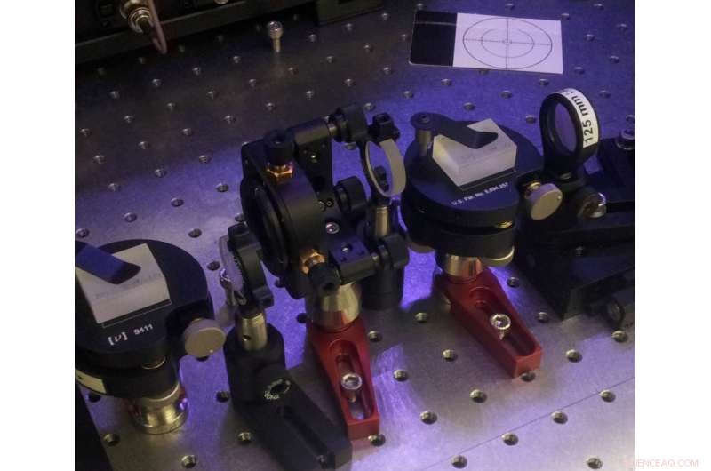 Quantum Drum Paradox: Vibrating Yet Motionless