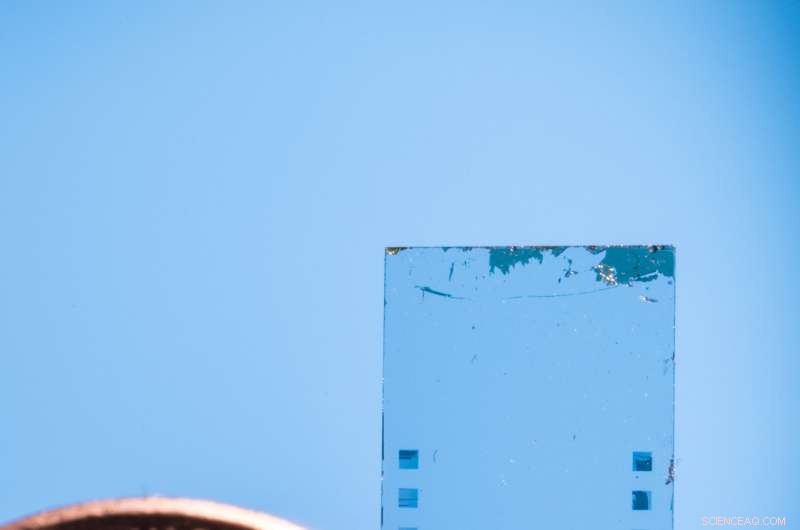 Tiny Device Generates Synchrotron Radiation by Bending Light – A Breakthrough in Compact Photon Sources