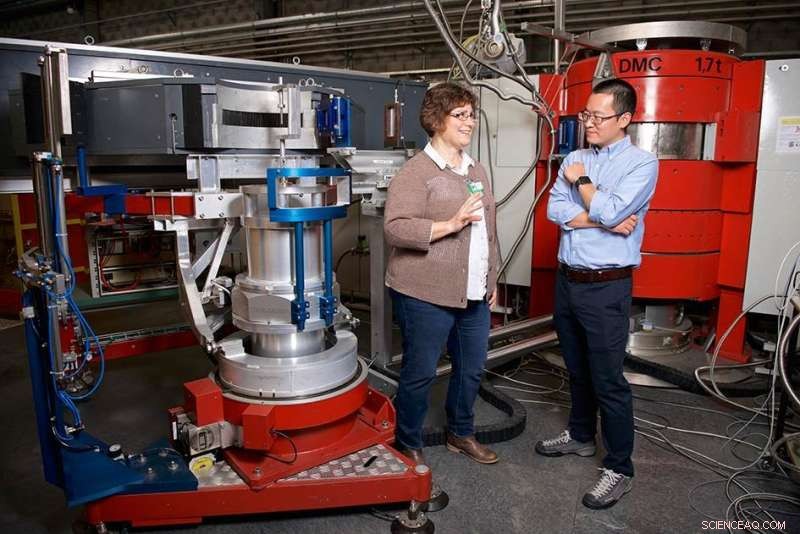 New Copper‑Iron Perovskite Enables Energy‑Efficient Data Storage at Standard Computer Temperatures