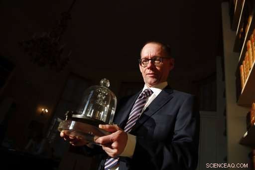 Updating the Kilogram: How the World s Standard Weight Is Changing