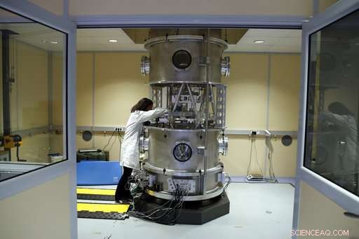 Updating the Kilogram: How the World s Standard Weight Is Changing