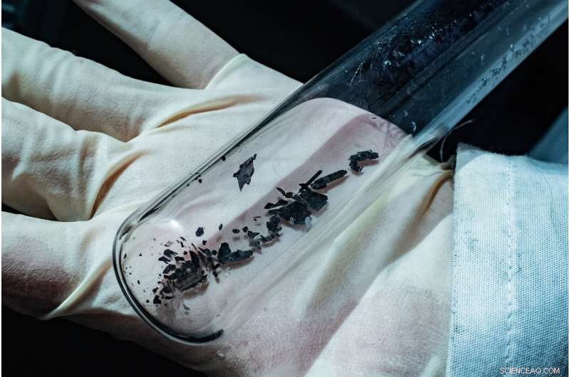 Self-Generated Magnetic Field in a Magnetic Topological Insulator