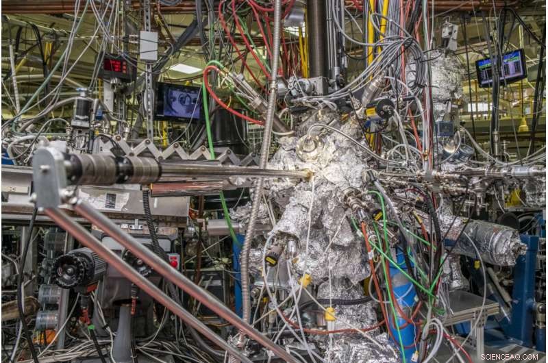 Revolutionizing Electronics: New Topological Transistor Technology