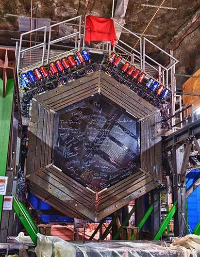 Advanced Particle Tracing Technique Reveals Neutrino Interactions in MINERvA Detector