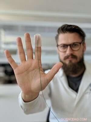 Innovative Finger‑Mounted Optical Probe Enhances Precision in Breast Cancer Surgery