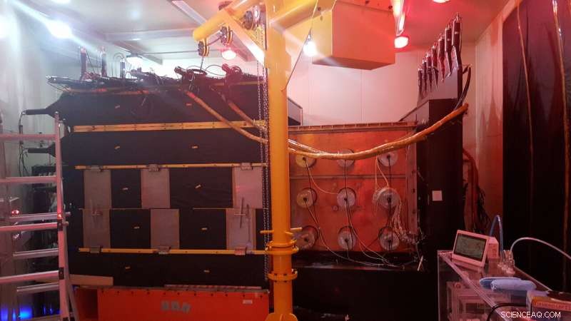 Pioneering Direct Search for Inelastic Boosted Dark Matter Using a Terrestrial Detector