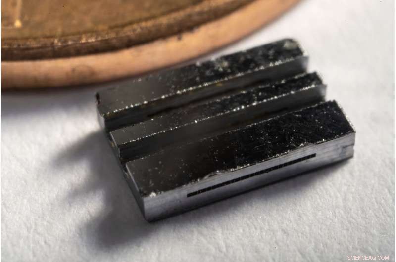 Cascading Silicon Peashooters Direct Atomic Beams with Greater Precision