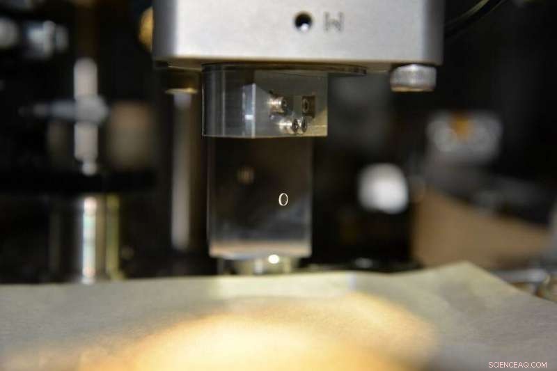 Innovative Displacement Sensor Enables Gravity Measurement of the Smallest Test Mass