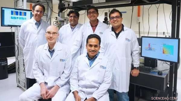 Scientists Uncover Novel Polaronic Trion Quasiparticle in Common 2-D Material