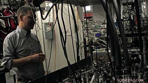 Detecting Weapons of Mass Destruction with Ultracold Atom Sensors