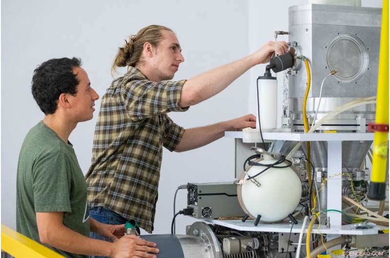 Students Ignite High-Flux Neutron Generator on UC Berkeley Campus