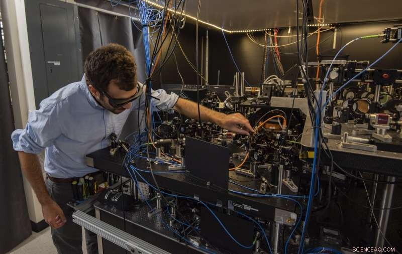 JILA Introduces Innovative Atomic Clock Using Optical Tweezers for Precise Timekeeping