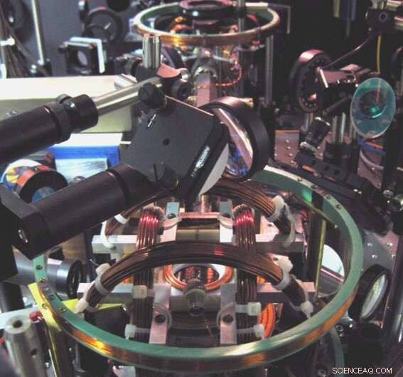 Scientists Observe Quantum Knot Untying in Real Time