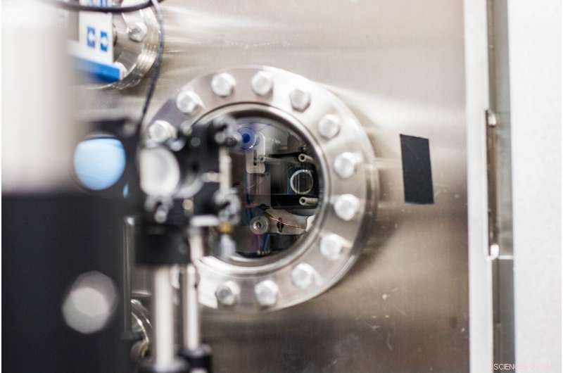 Heat Energy Propagates Through Vacuum via Quantum Fluctuations