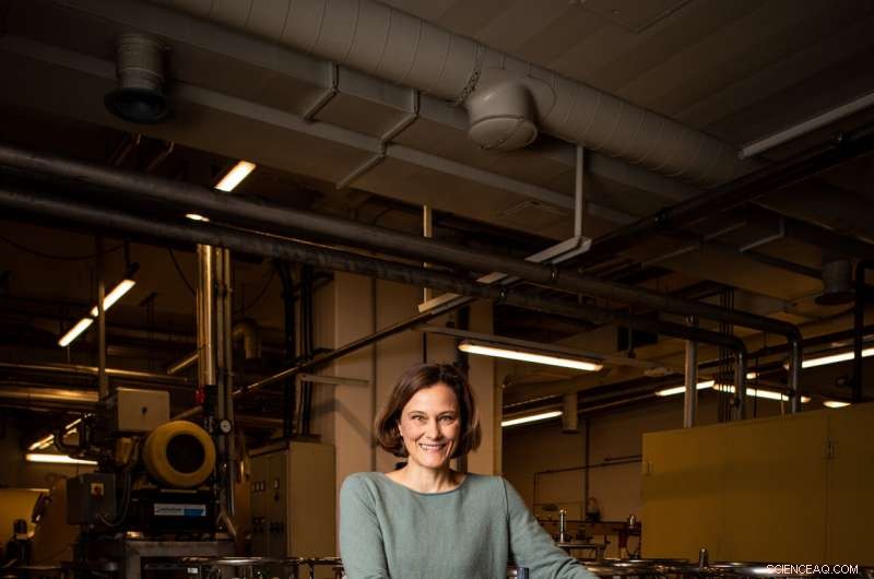 Groundbreaking Study Reveals Billions of Entangled Electrons in Strange Metal