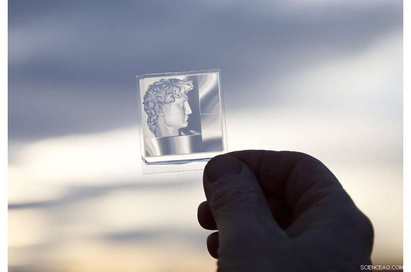 Transparent Images Made Possible by the Moiré Effect: EPFL s Innovative Material